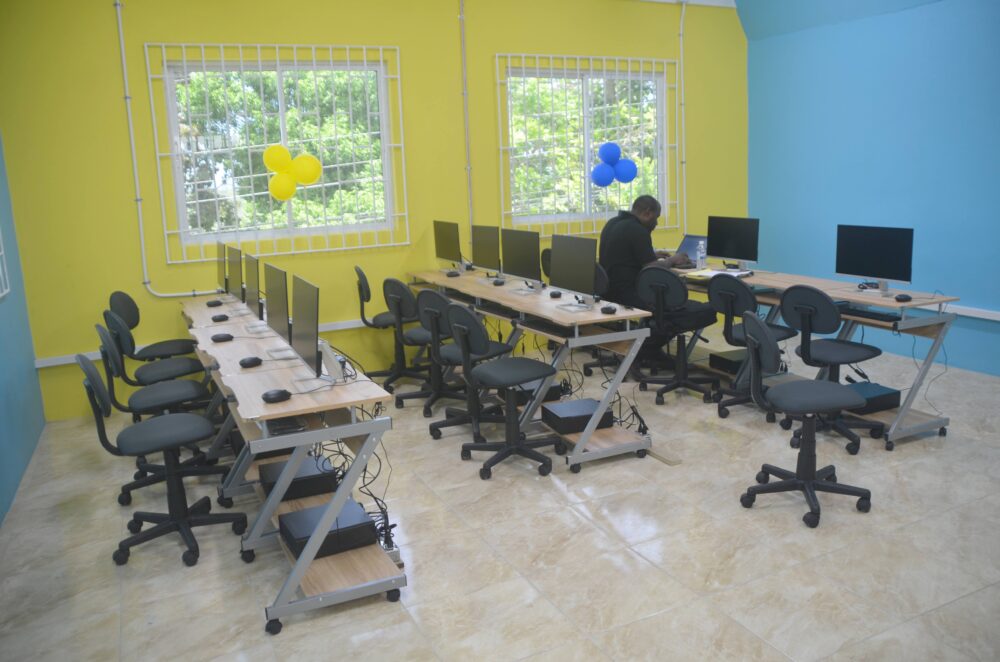 Belfield Primary school - computer room - reduced file size